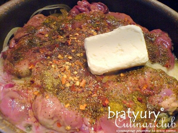 Печень куриная жареная со сливовым соусом