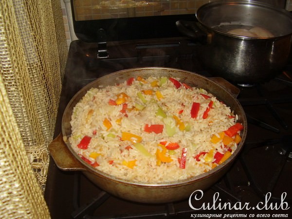 Рис с копченостями и сладким перцем