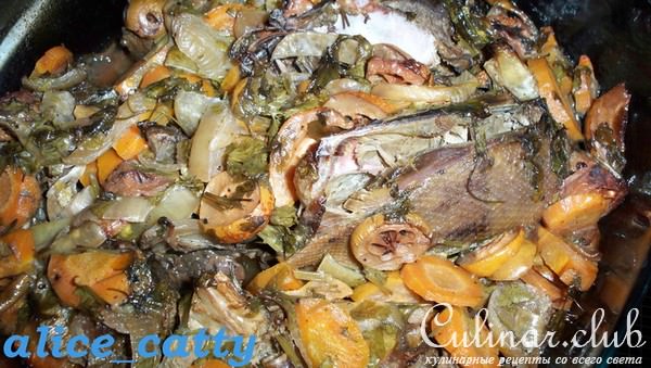 Дичь запеченная с японской айвой и овощами