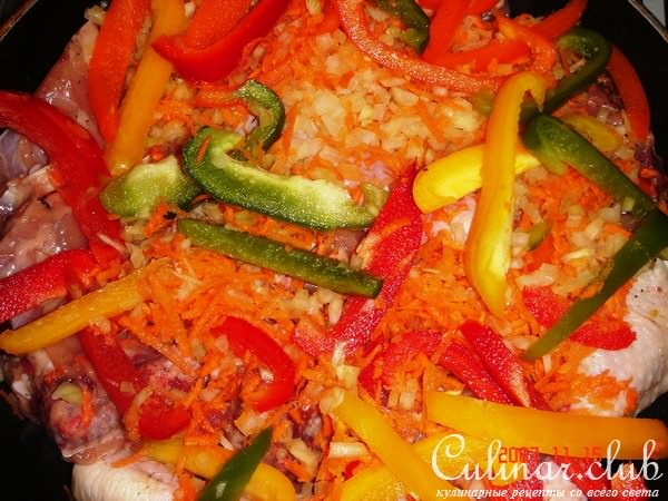 Курочка тушенная с овощами
