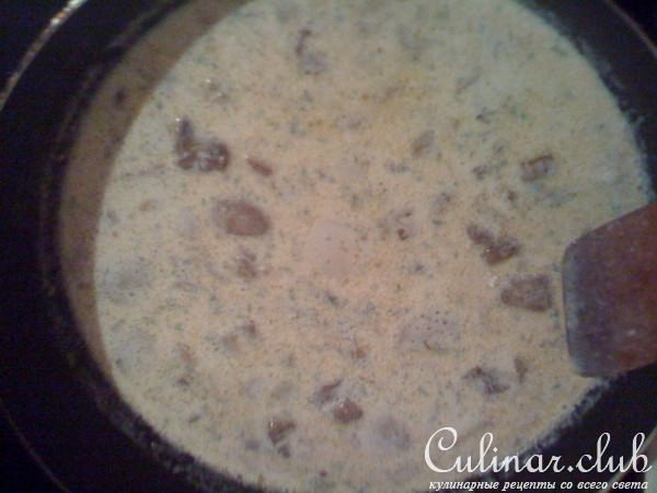 Картошечка с грибным соусом и сыром в горшочках