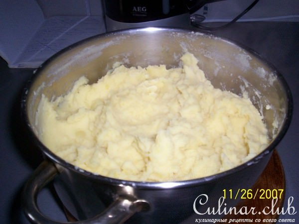 Картофельный рулет с фаршем