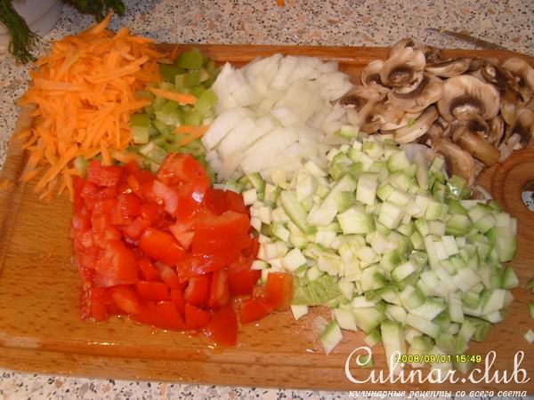 Бантики с кабачками и шампиньонами.