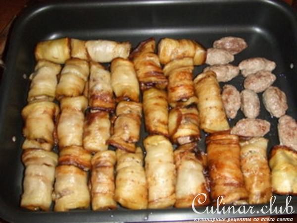 Баклажанные рулетики с мясными пальчиками