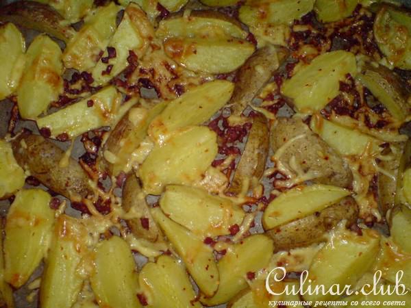 Картофель с беконом и сыром