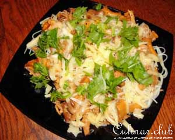 Лисички с макаронами и сыром