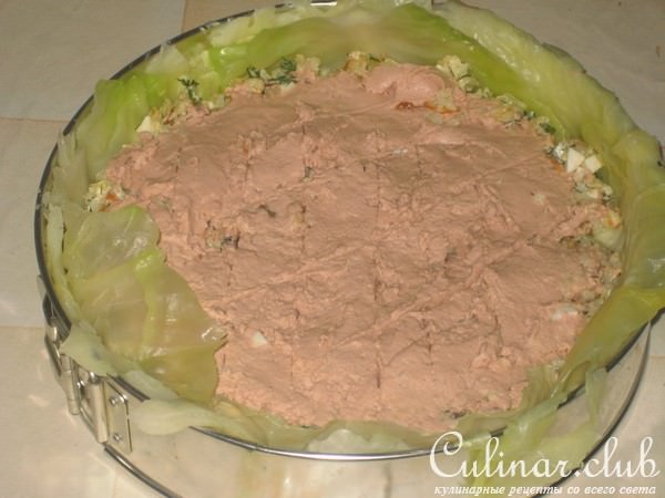 Капустный каравай с гусиным паштетом.