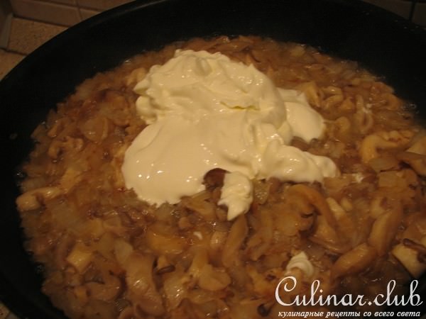курица с грибами в сметанном соусе