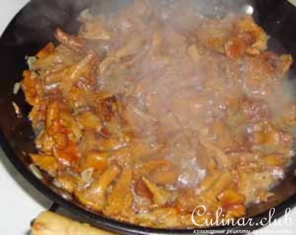 Лисички с макаронами и сыром