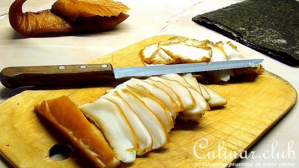 Роллы с копчёным кальмаром.