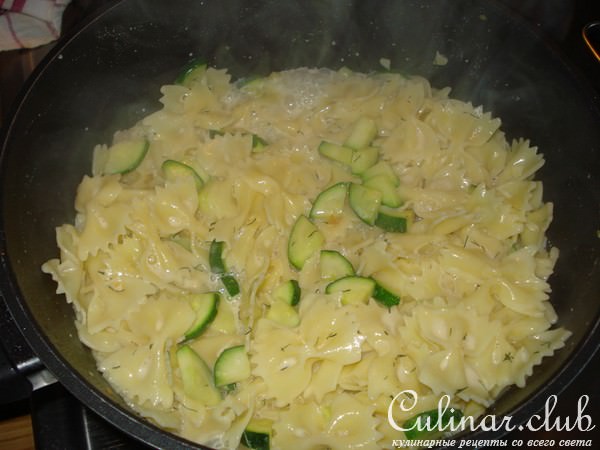 Лапша с кабачками в сливках