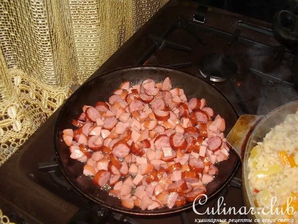 Рис с копченостями и сладким перцем