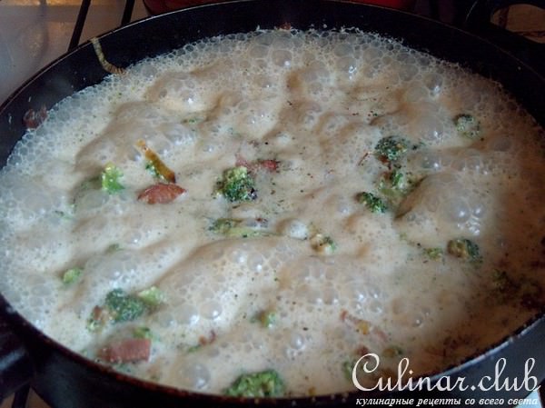 Пенне с брокколи под соусом из порея