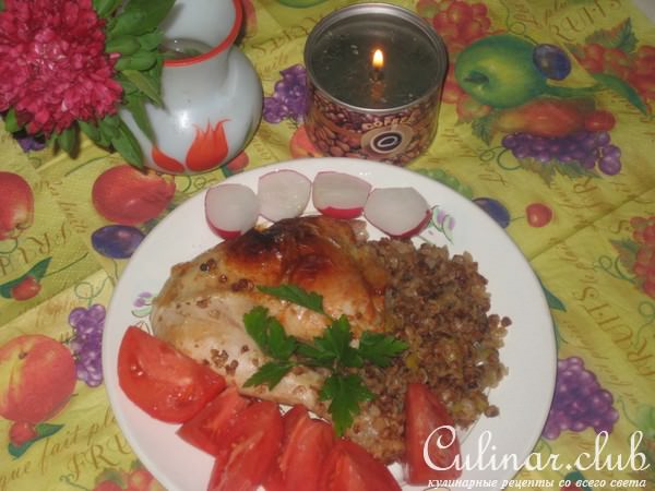 Курочка с гречей и луком-пореем из духовки.