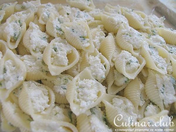 Паста-ракушки, фаршированные сырно-творожной массой