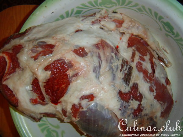 Баранья нога запеченная