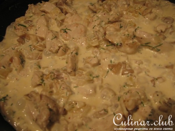 курица с грибами в сметанном соусе