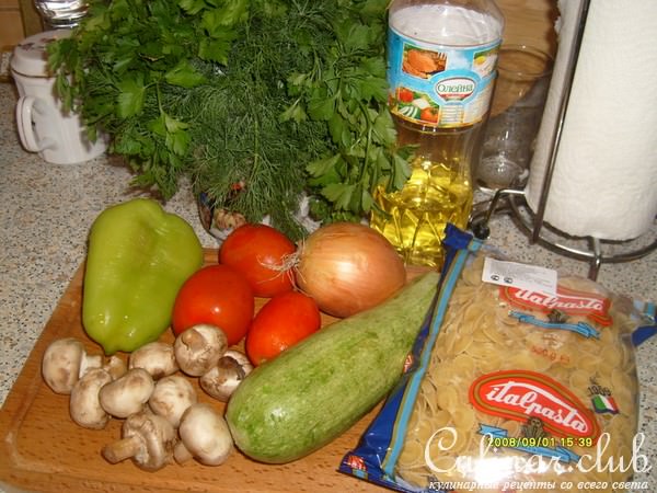 Бантики с кабачками и шампиньонами.