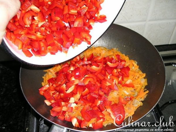 Мясо тушенное с овощами
