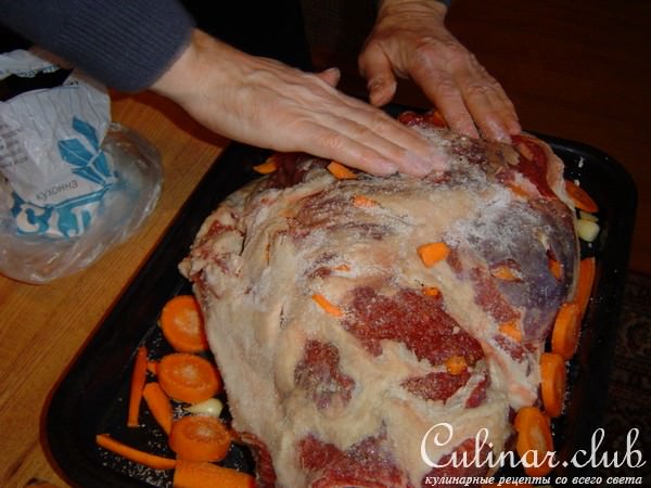 Баранья нога запеченная