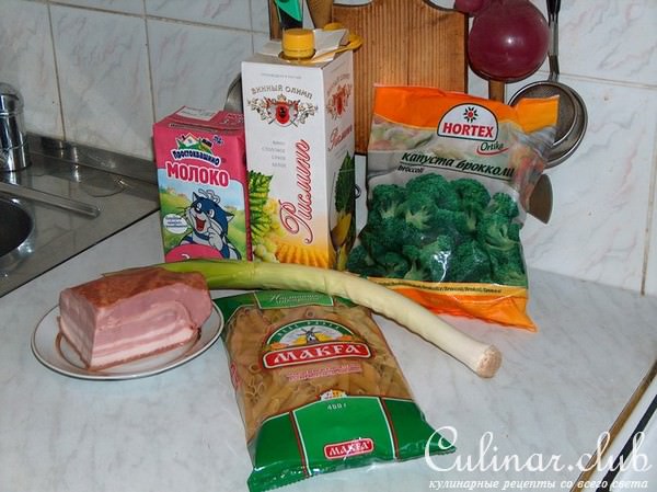 Пенне с брокколи под соусом из порея