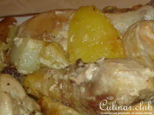 Куриные бедрышки с овощами