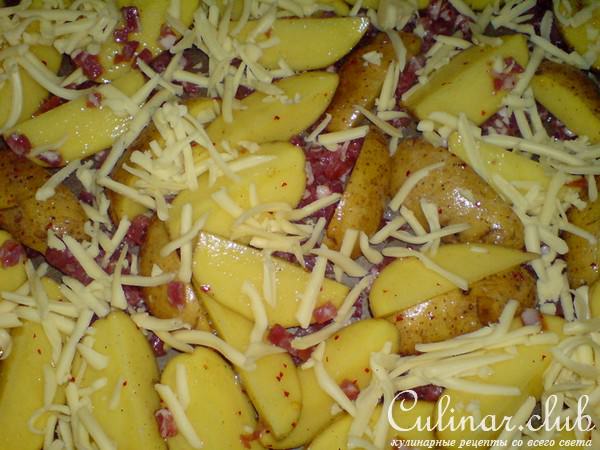 Картофель с беконом и сыром
