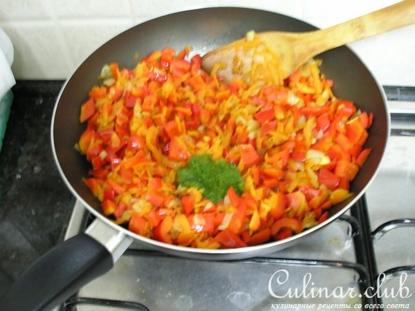 Мясо тушенное с овощами
