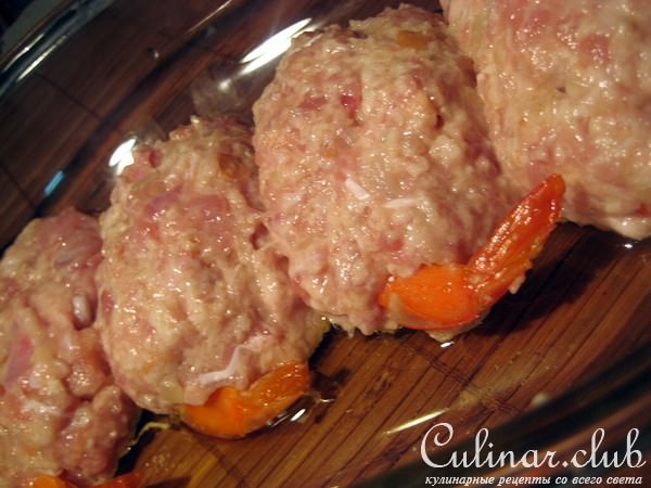 Зразы из утки с креветками под вишневым соусом.