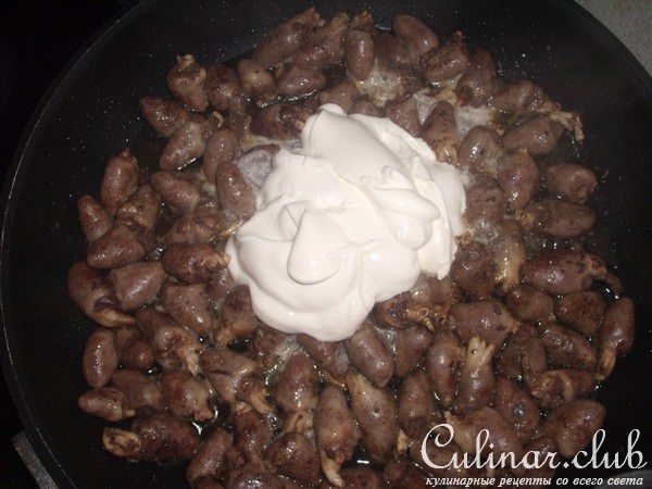 Куриные сердечки с ананасами