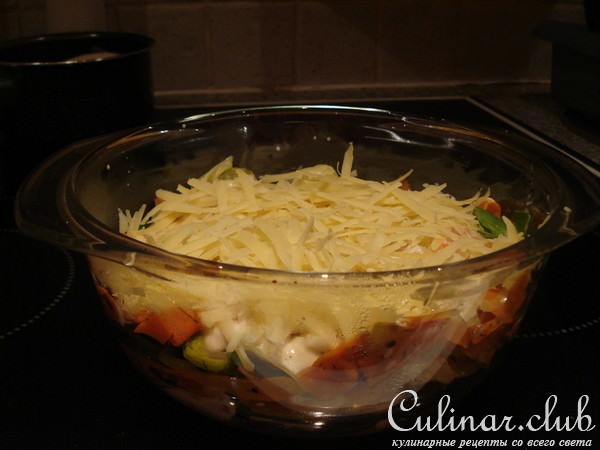 филе куриное с овощами под сметаной с сыром