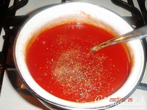 Соус и мясо(отбивные замаринованные в яйце)