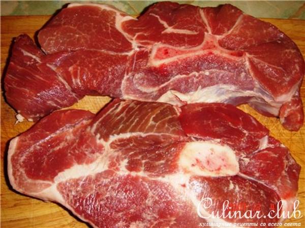 Соус и мясо(отбивные замаринованные в яйце)