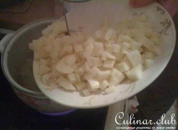 Картошечка с грибным соусом и сыром в горшочках