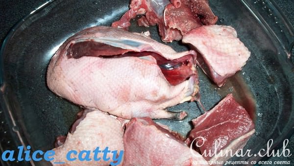 Дичь запеченная с японской айвой и овощами