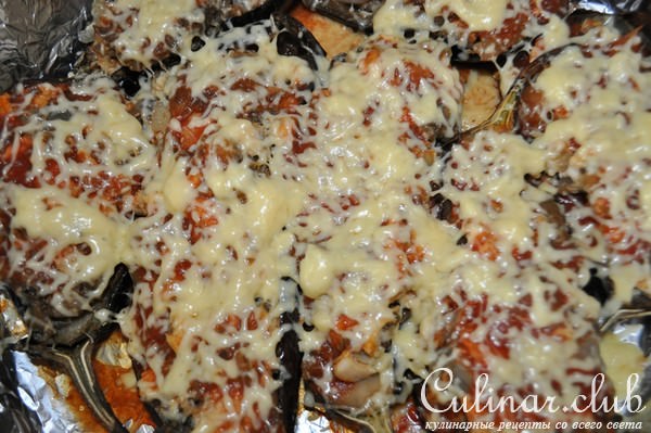 Фаршированные баклажаны,под сырной корочкой