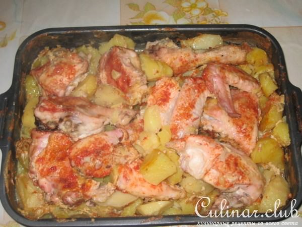 Картофель,запеченный в духовке с молочком и курочкой.