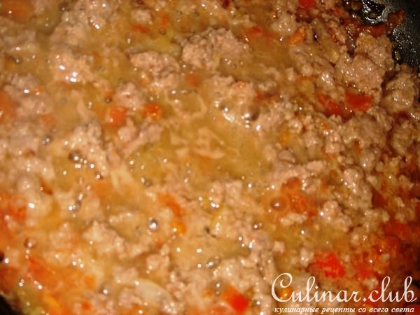 Пенне с мясным соусом и яйцом "Пашот"