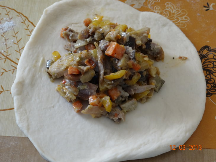 «Завёртыши» с начинкой из курицы с овощами