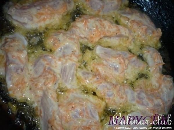 Куриные филейки в морковном кляре с гарниром