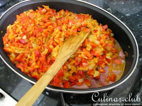 Мясо тушенное с овощами