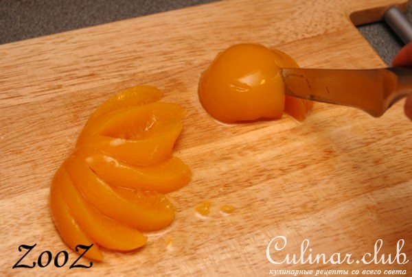 Рулет из свининки с персиками