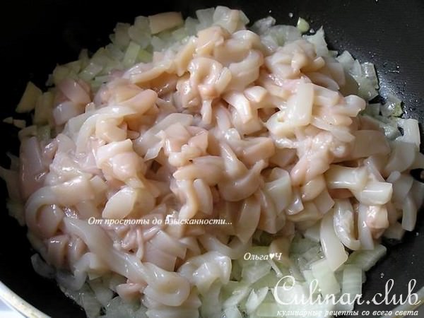 Кальмары, тушеные с капустой в белом вине
