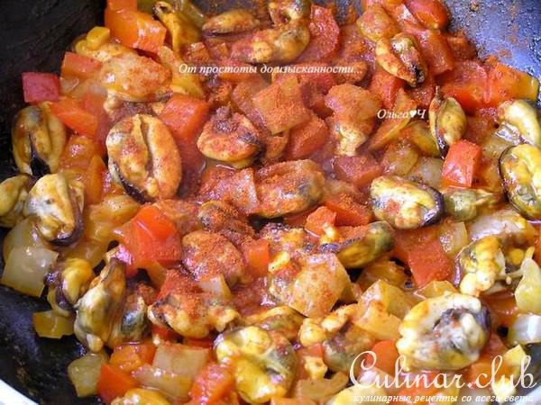 Рис мелосо с мидиями и овощами