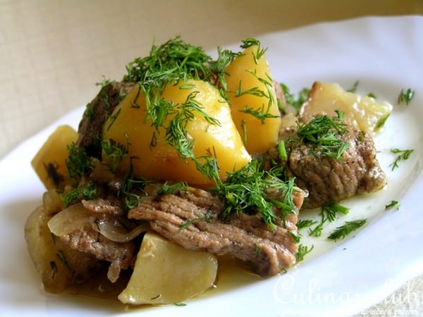 Мясо в укропе с картошкой (в горшочке)