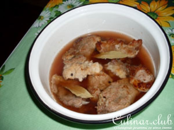 Свинина духовая под соусом.