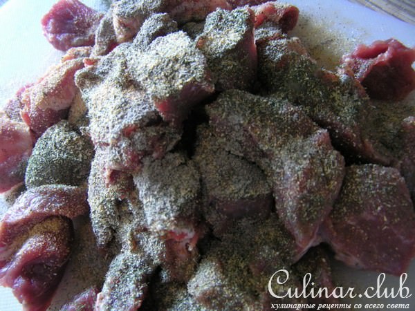 Мясо в укропе с картошкой (в горшочке)