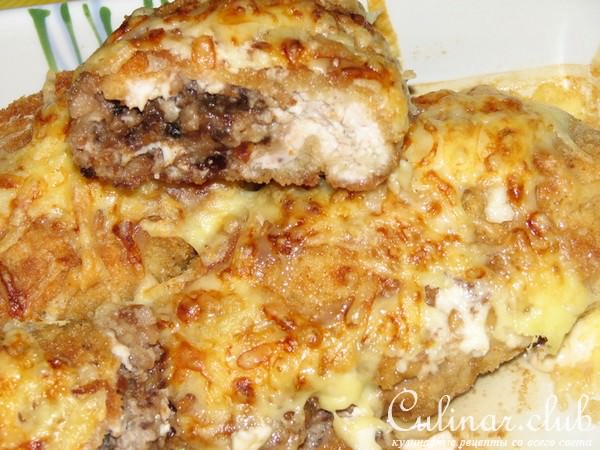 Куриные грудки с яблоками и черносливом