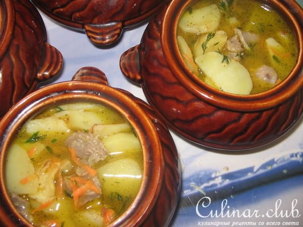 Жаркое в горшочке из куриных желудочков.