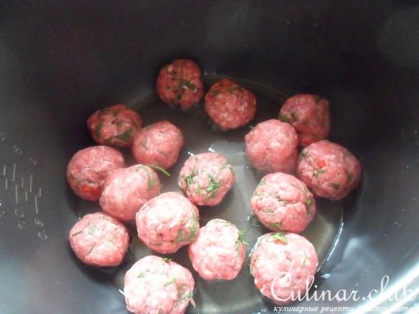 Фрикадельки с фасолью и овощами